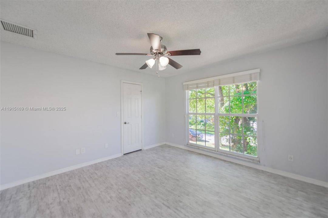 En Venta: $850,000 (5 camas, 3 baños, 2879 Pies cuadrados)