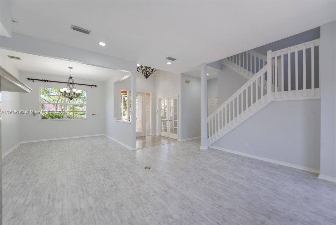 En Venta: $850,000 (5 camas, 3 baños, 2879 Pies cuadrados)