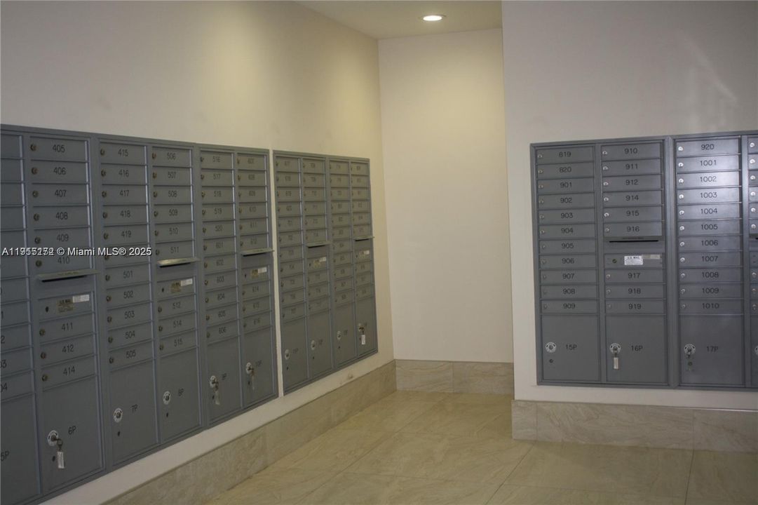 待售: $455,000 (2 贝兹, 2 浴室, 1087 平方英尺)