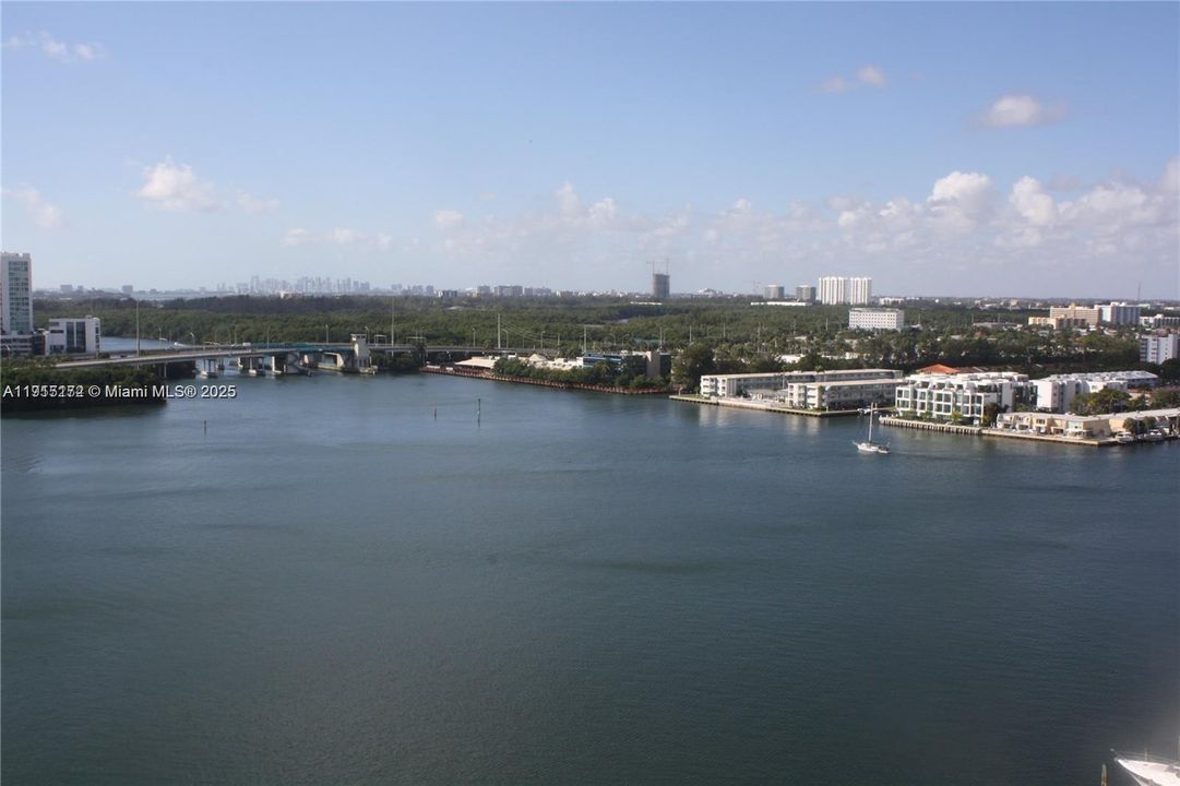 待售: $455,000 (2 贝兹, 2 浴室, 1087 平方英尺)