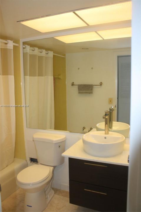 待售: $455,000 (2 贝兹, 2 浴室, 1087 平方英尺)