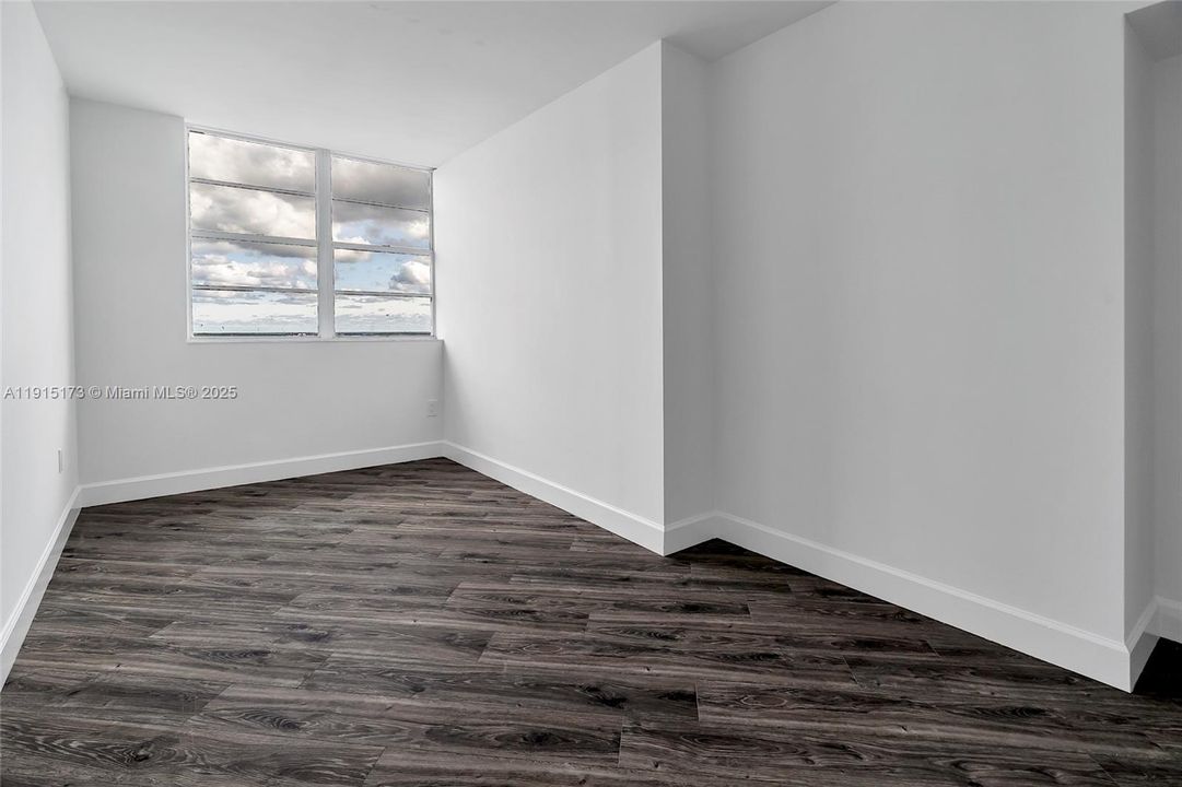 For Sale: $786,000 (4 beds, 2 baths, 1734 Square Feet)