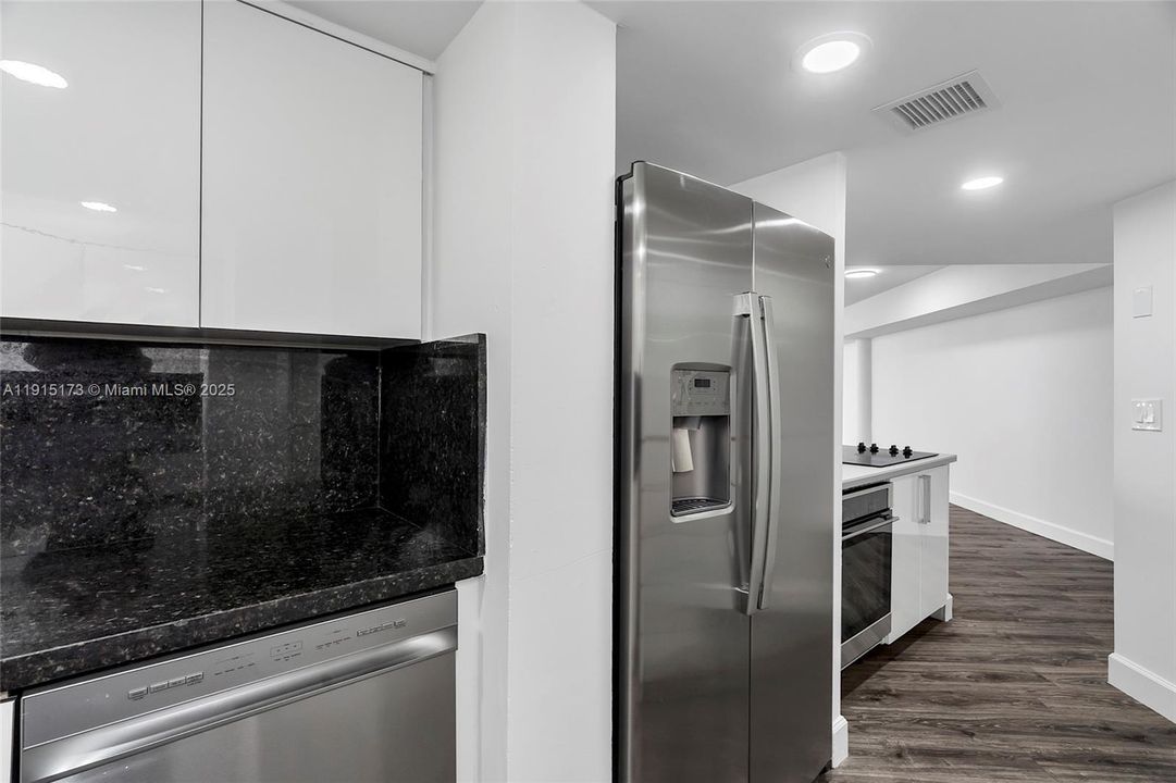 For Sale: $786,000 (4 beds, 2 baths, 1734 Square Feet)