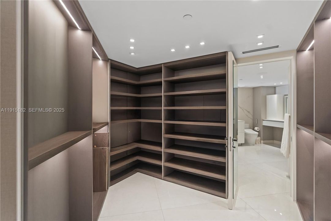 待售: $9,000,000 (5 贝兹, 5 浴室, 3540 平方英尺)