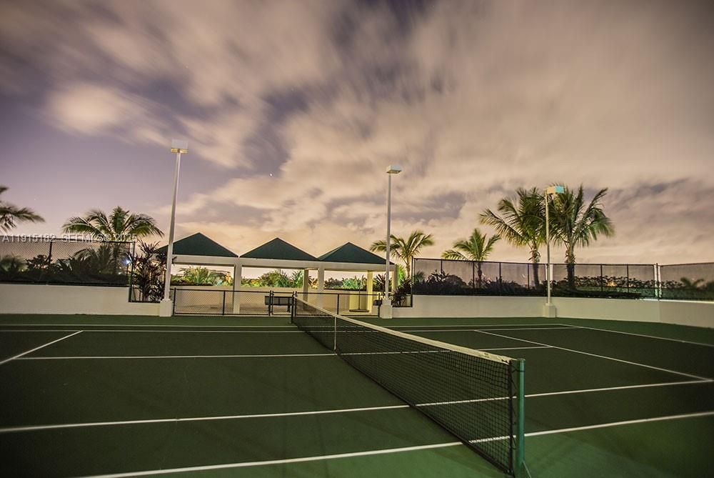 待售: $9,000,000 (5 贝兹, 5 浴室, 3540 平方英尺)