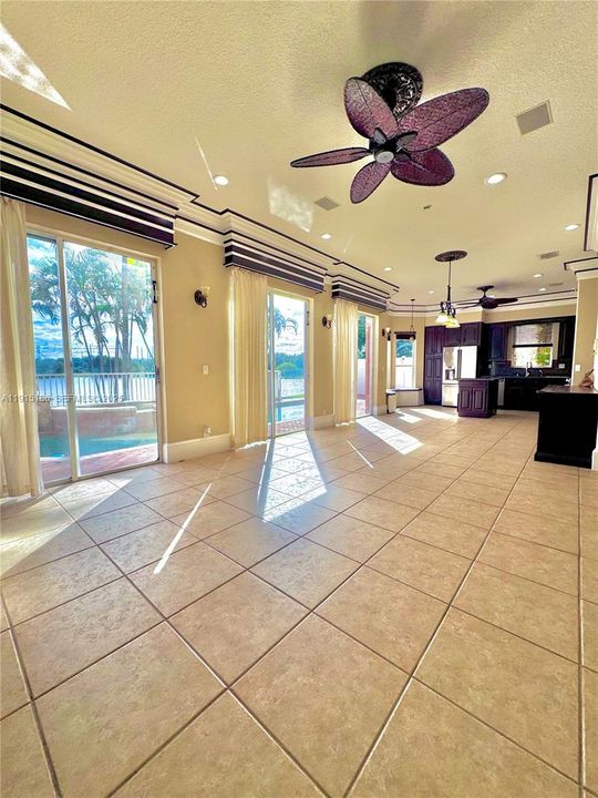 Informal dining/living/