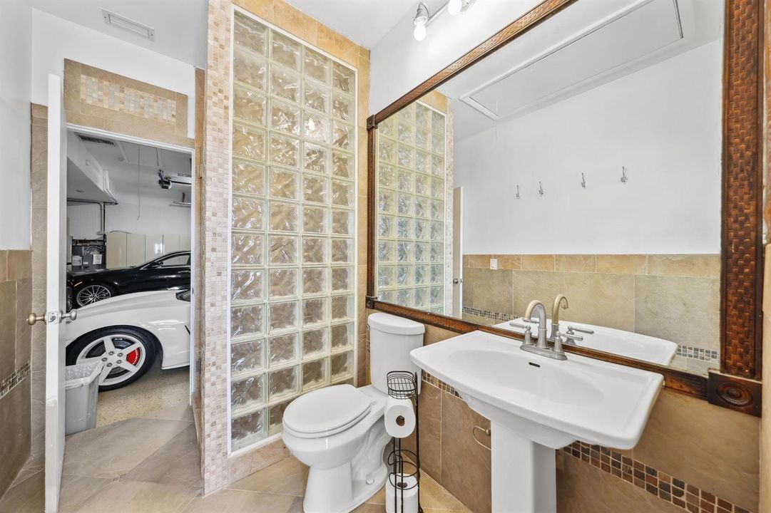 Cabana Bath With Shower