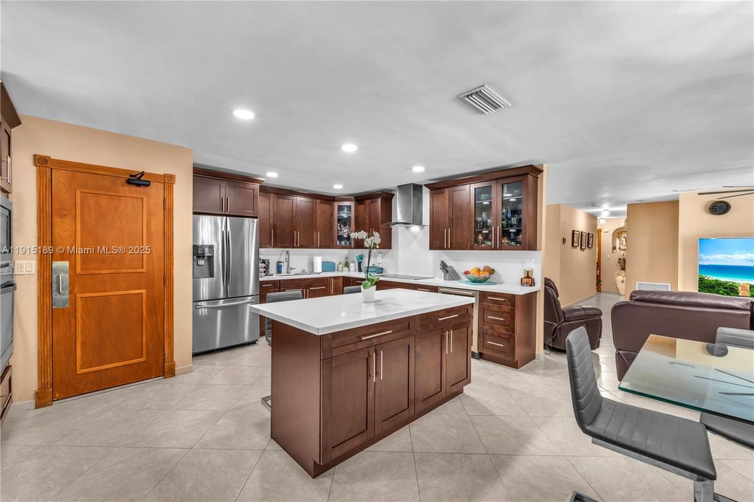 На продажу: $730,000 (3 спален, 2 ванн, 1550 Квадратных фут)