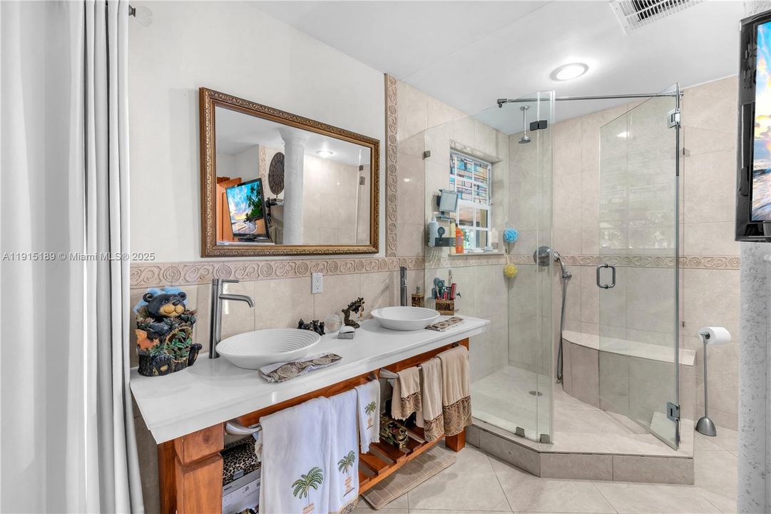 На продажу: $730,000 (3 спален, 2 ванн, 1550 Квадратных фут)