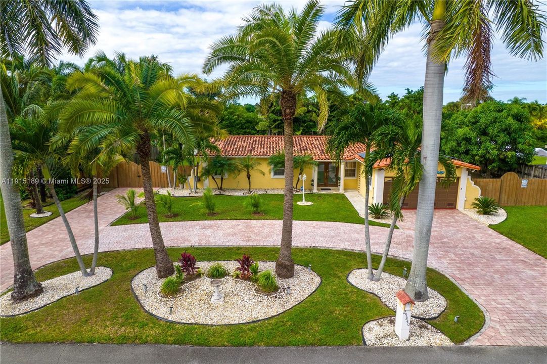 На продажу: $730,000 (3 спален, 2 ванн, 1550 Квадратных фут)