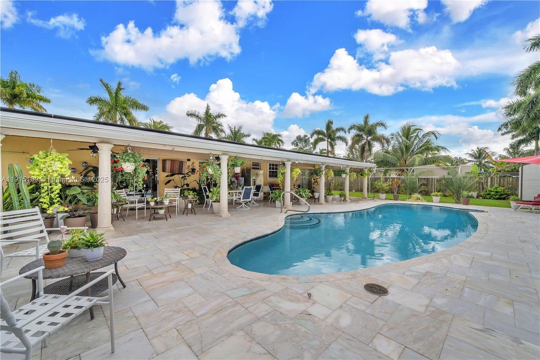 На продажу: $730,000 (3 спален, 2 ванн, 1550 Квадратных фут)