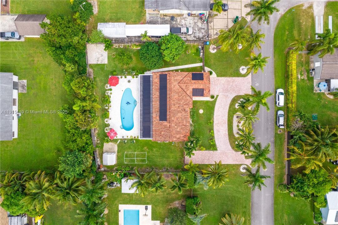 На продажу: $730,000 (3 спален, 2 ванн, 1550 Квадратных фут)