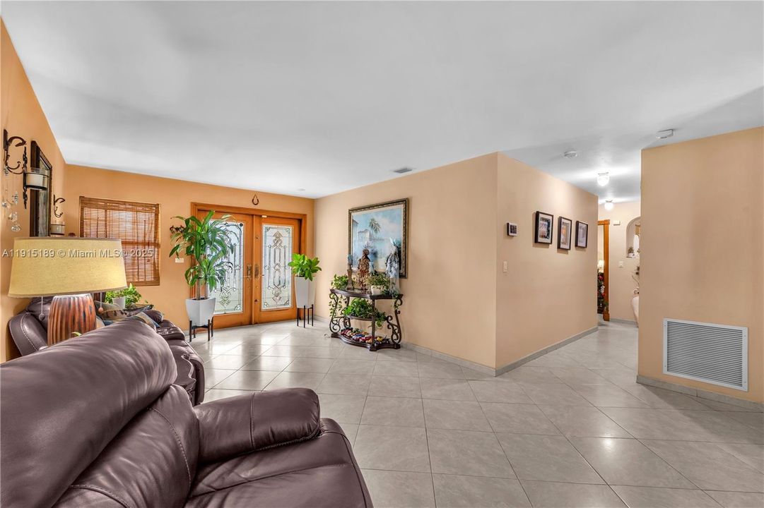 На продажу: $730,000 (3 спален, 2 ванн, 1550 Квадратных фут)