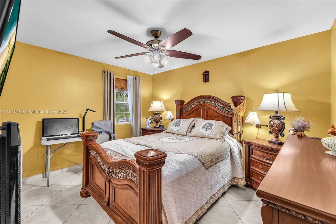 На продажу: $730,000 (3 спален, 2 ванн, 1550 Квадратных фут)