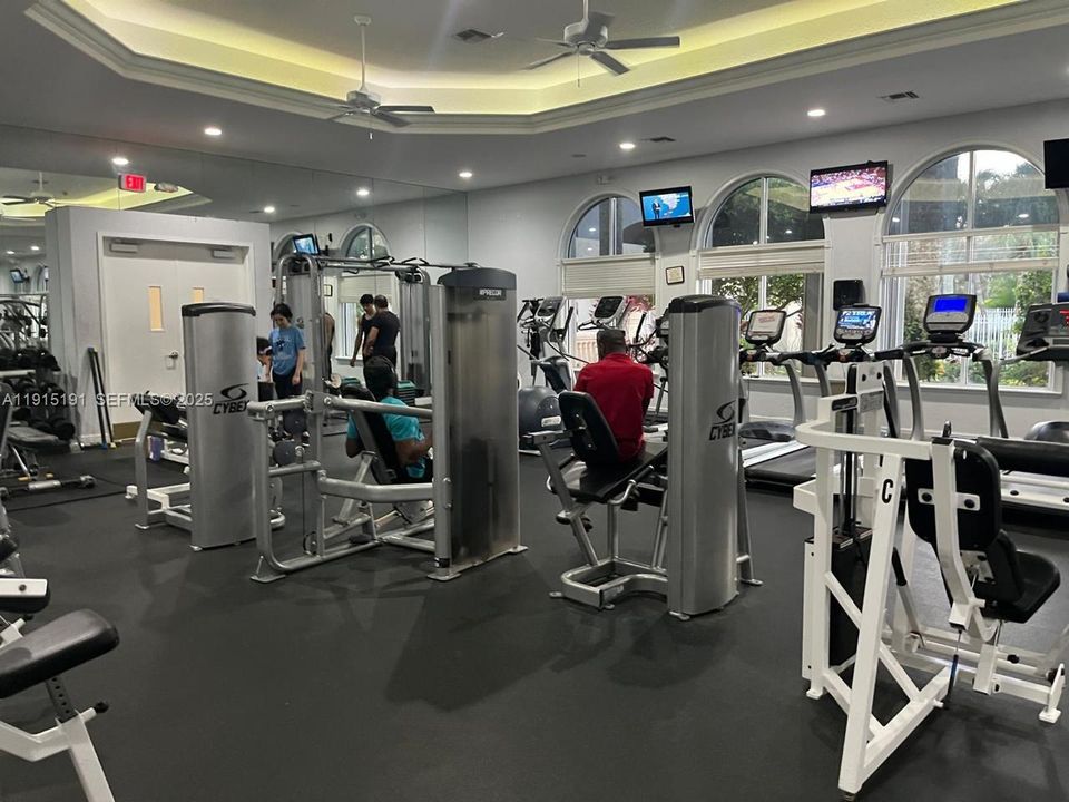 En Venta: $480,000 (3 camas, 2 baños, 1348 Pies cuadrados)