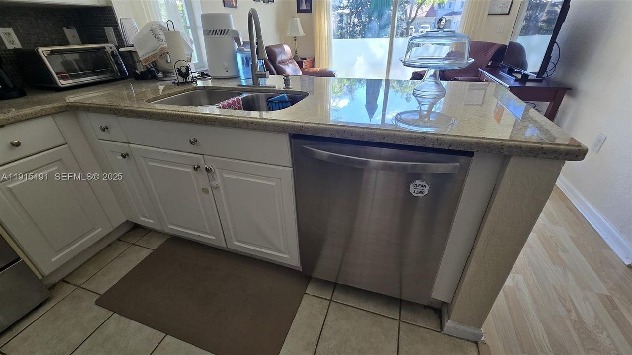 En Venta: $480,000 (3 camas, 2 baños, 1348 Pies cuadrados)