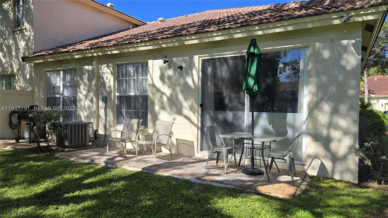 En Venta: $480,000 (3 camas, 2 baños, 1348 Pies cuadrados)