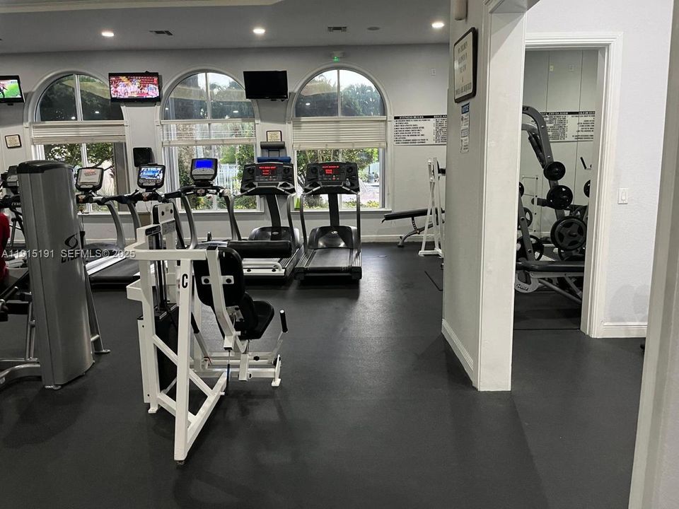 En Venta: $480,000 (3 camas, 2 baños, 1348 Pies cuadrados)