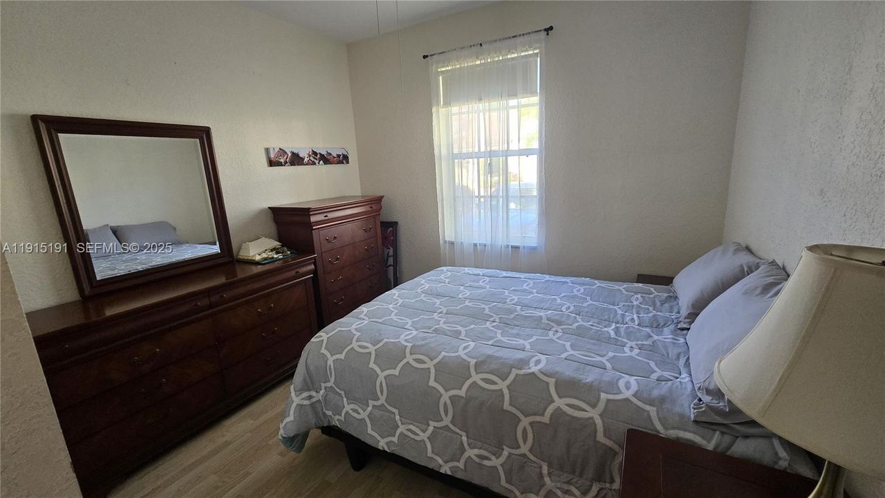 En Venta: $480,000 (3 camas, 2 baños, 1348 Pies cuadrados)