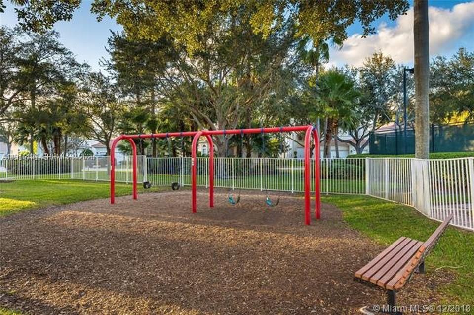 En Venta: $480,000 (3 camas, 2 baños, 1348 Pies cuadrados)