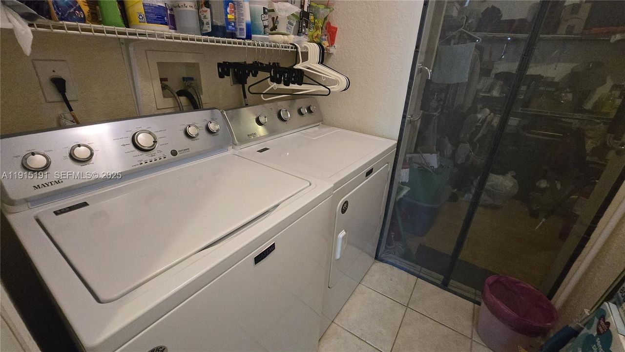 En Venta: $480,000 (3 camas, 2 baños, 1348 Pies cuadrados)