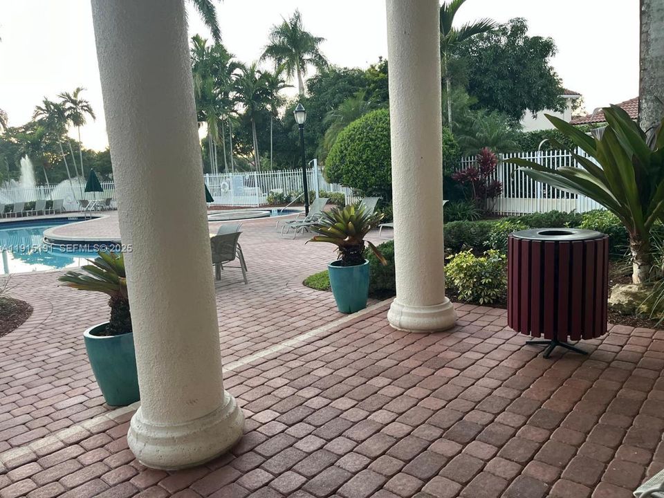 En Venta: $480,000 (3 camas, 2 baños, 1348 Pies cuadrados)