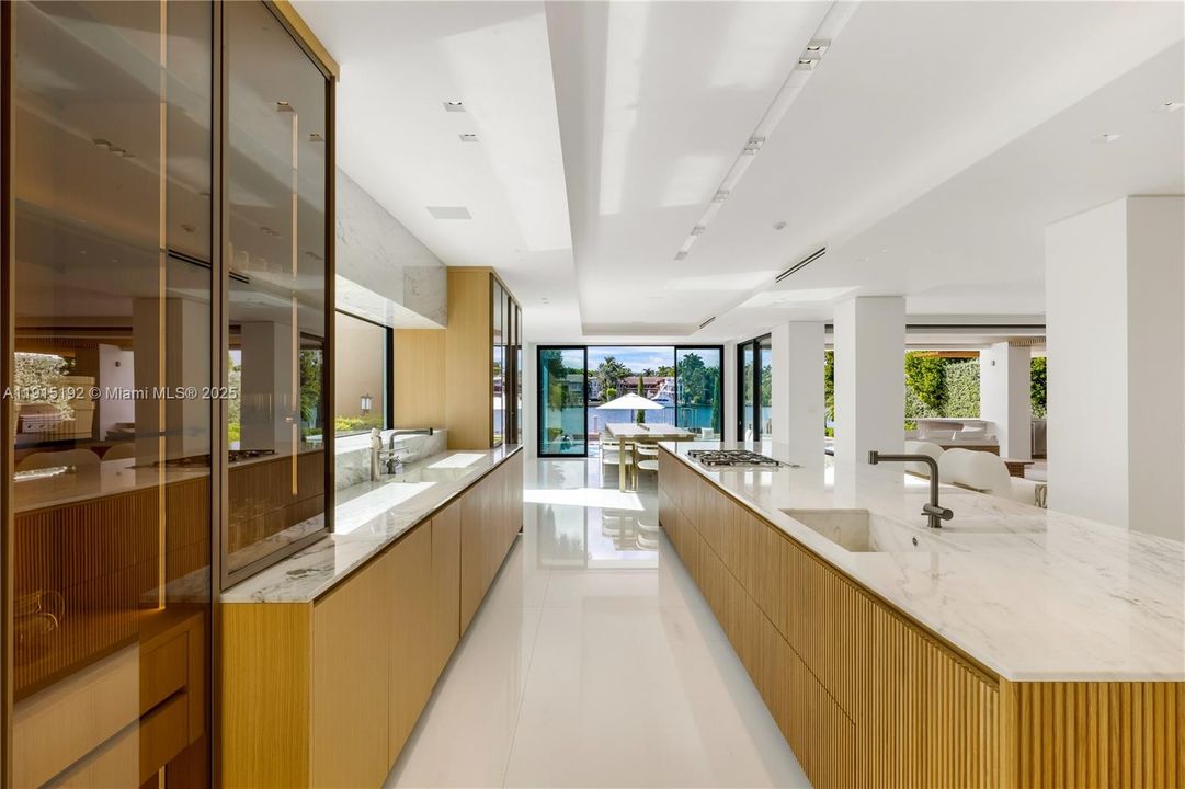 For Sale: $21,999,000 (4 beds, 5 baths, 4866 Square Feet)