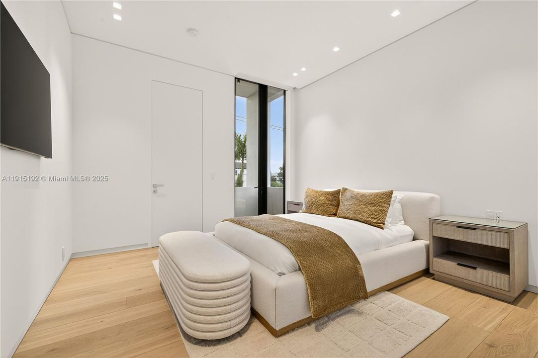 For Sale: $21,999,000 (4 beds, 5 baths, 4866 Square Feet)