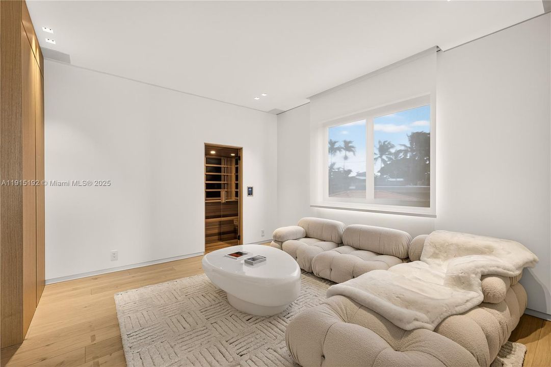 For Sale: $21,999,000 (4 beds, 5 baths, 4866 Square Feet)