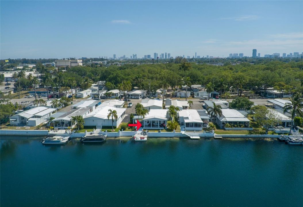 На продажу: $389,900 (3 спален, 1 ванн, 960 Квадратных фут)