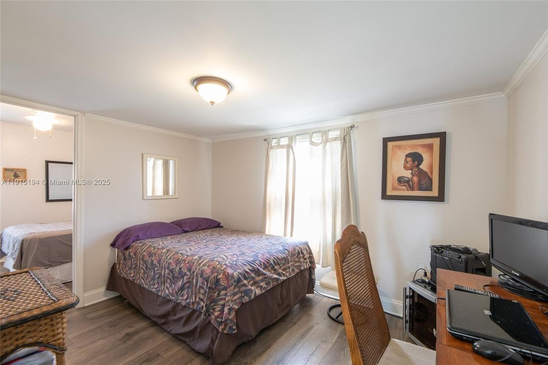 На продажу: $389,900 (3 спален, 1 ванн, 960 Квадратных фут)