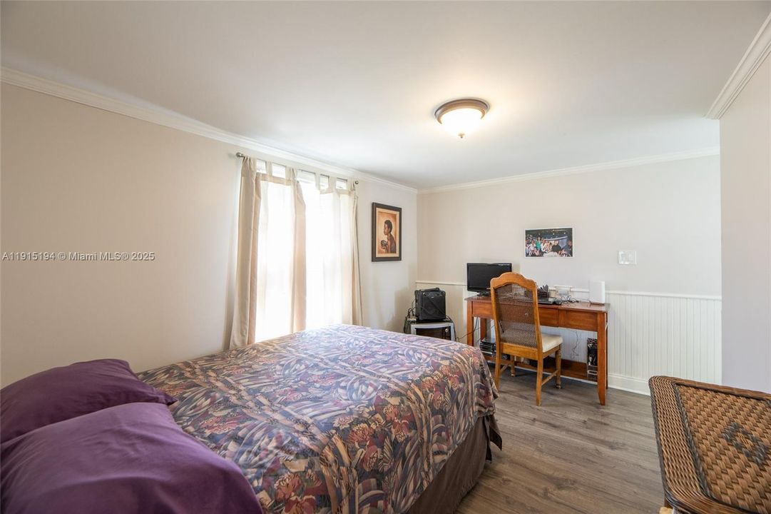 На продажу: $389,900 (3 спален, 1 ванн, 960 Квадратных фут)