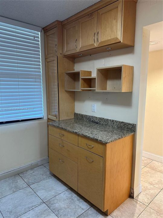 For Rent: $2,500 (3 beds, 2 baths, 1385 Square Feet)