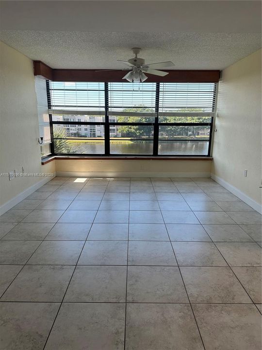 For Rent: $2,500 (3 beds, 2 baths, 1385 Square Feet)