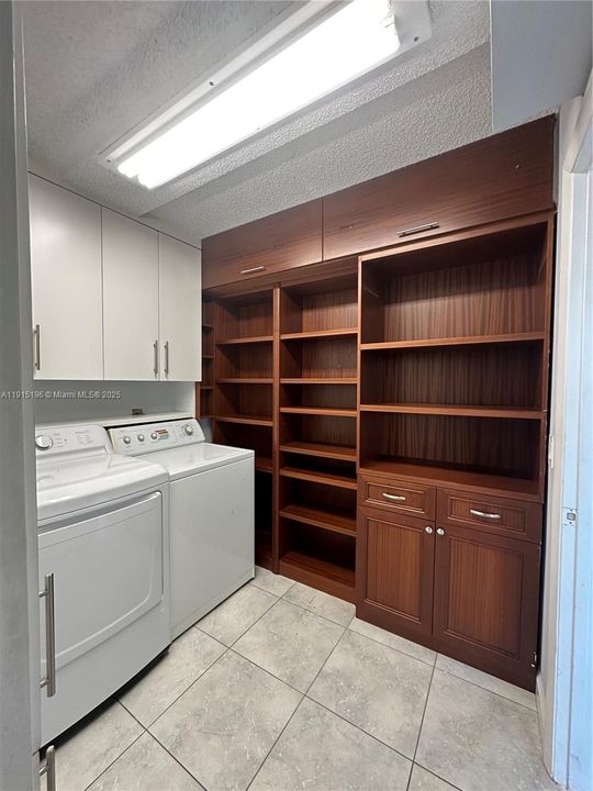 For Rent: $2,500 (3 beds, 2 baths, 1385 Square Feet)