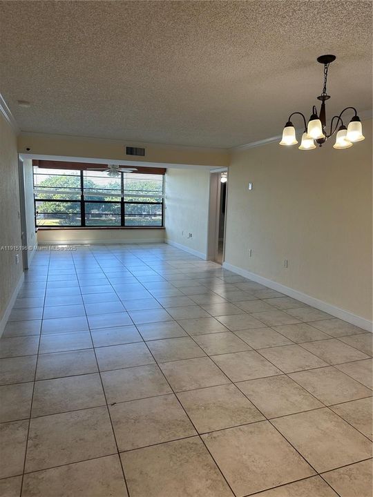 For Rent: $2,500 (3 beds, 2 baths, 1385 Square Feet)