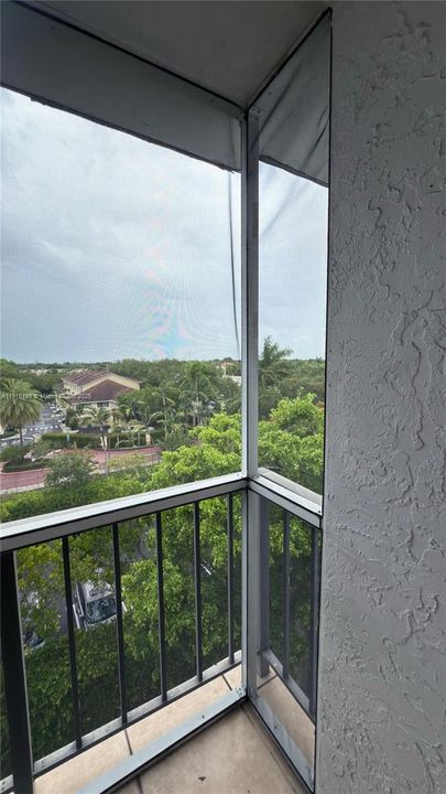 合同活跃: $1,450 (1 贝兹, 1 浴室, 653 平方英尺)