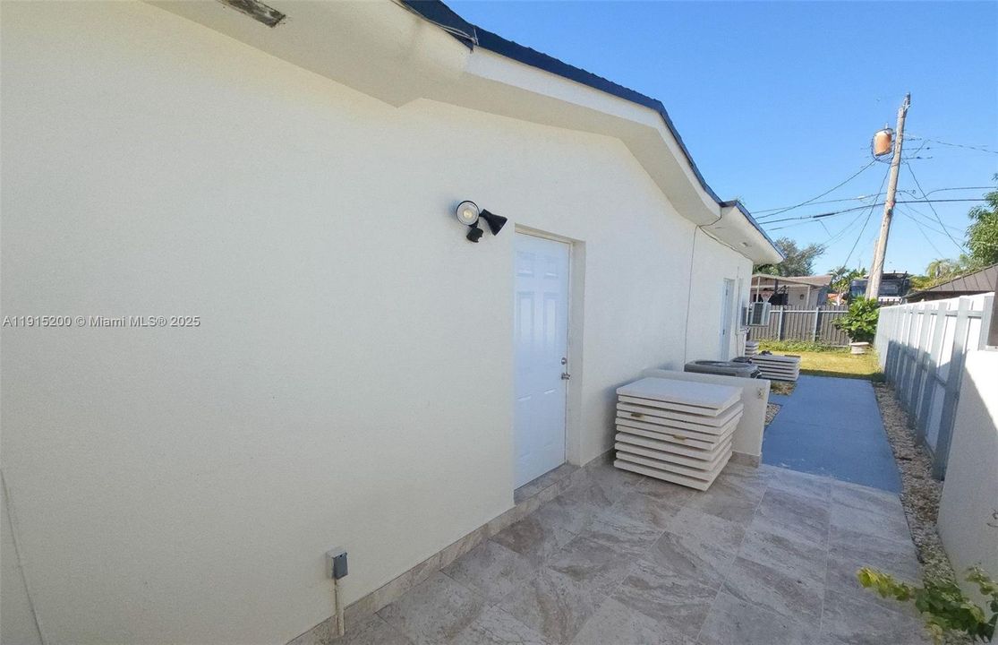 待售: $799,900 (4 贝兹, 3 浴室, 2166 平方英尺)