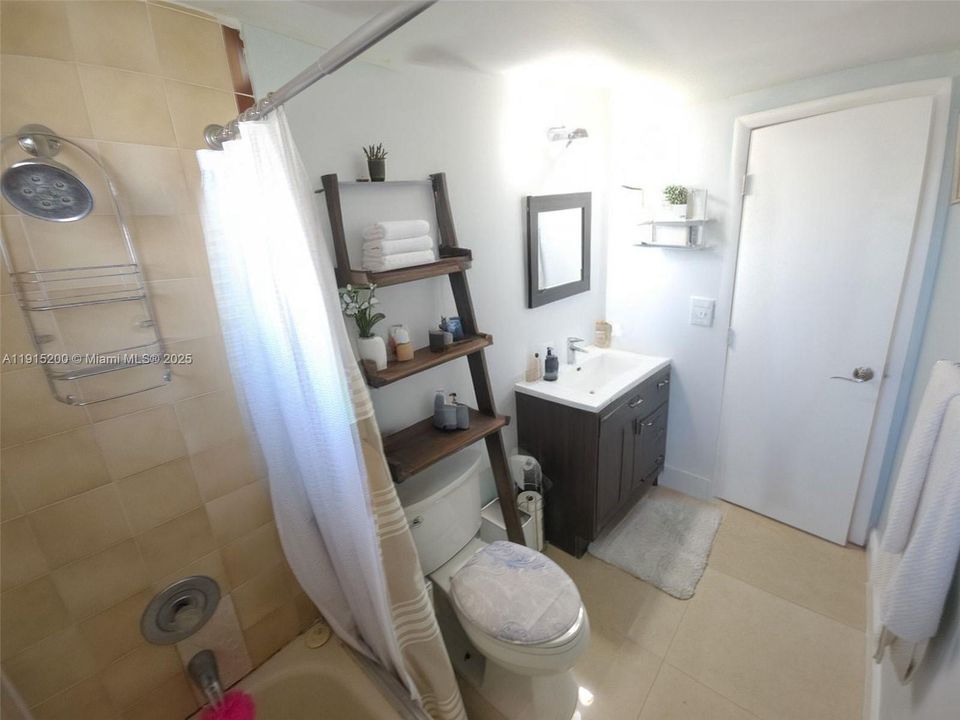 待售: $799,900 (4 贝兹, 3 浴室, 2166 平方英尺)