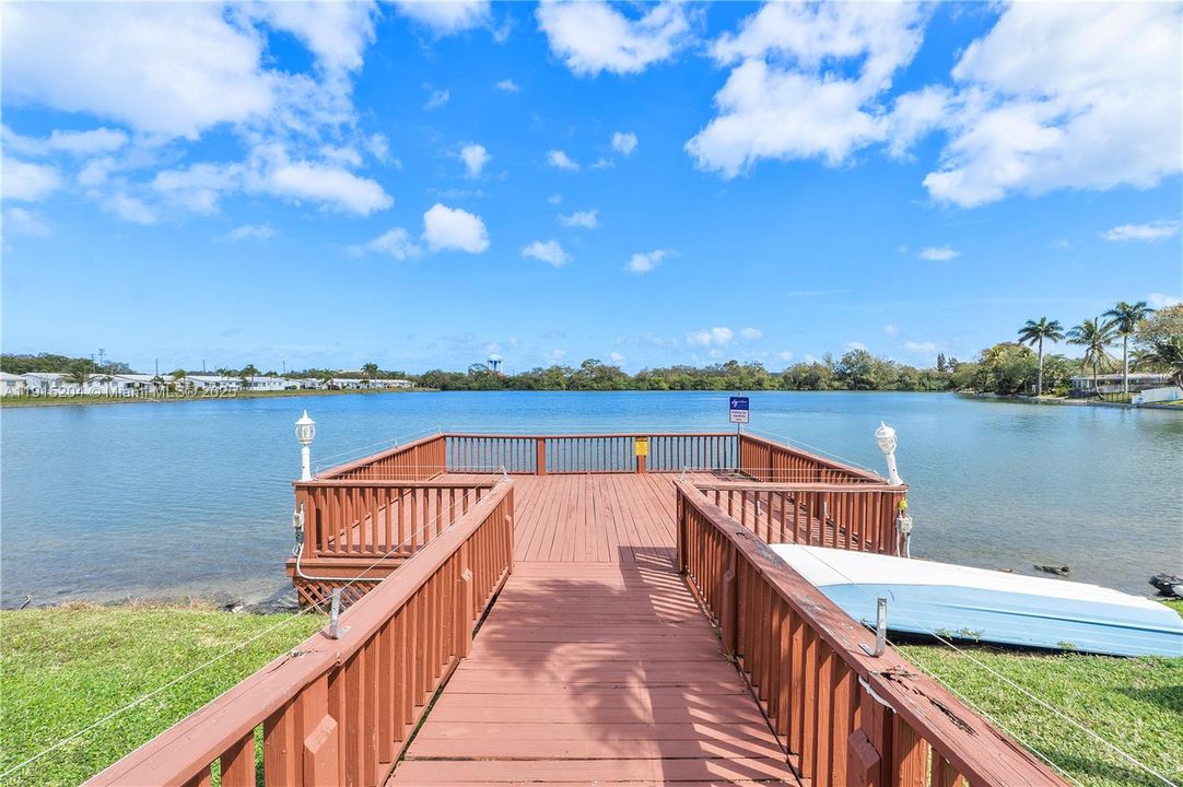 For Sale: $313,000 (2 beds, 1 baths, 1098 Square Feet)