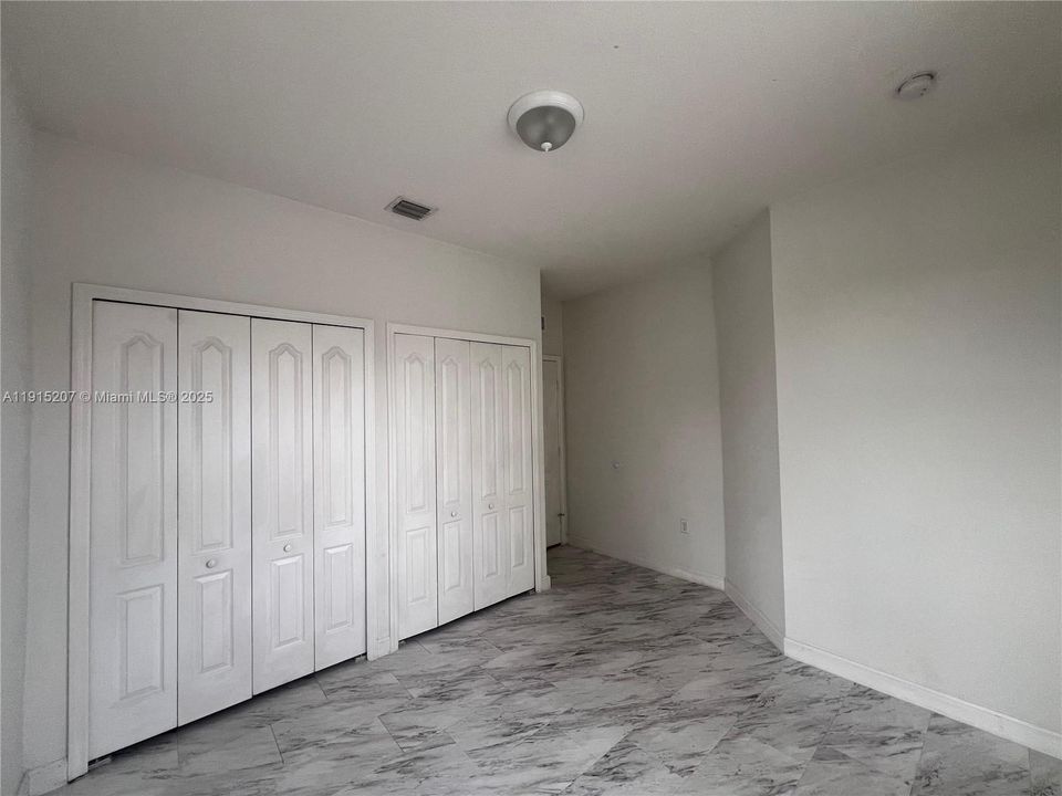 Active With Contract: $1,700 (3 beds, 2 baths, 1076 Square Feet)