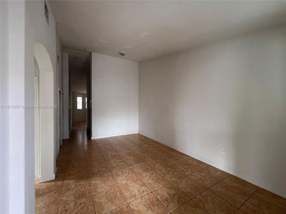 Active With Contract: $1,700 (3 beds, 2 baths, 1076 Square Feet)