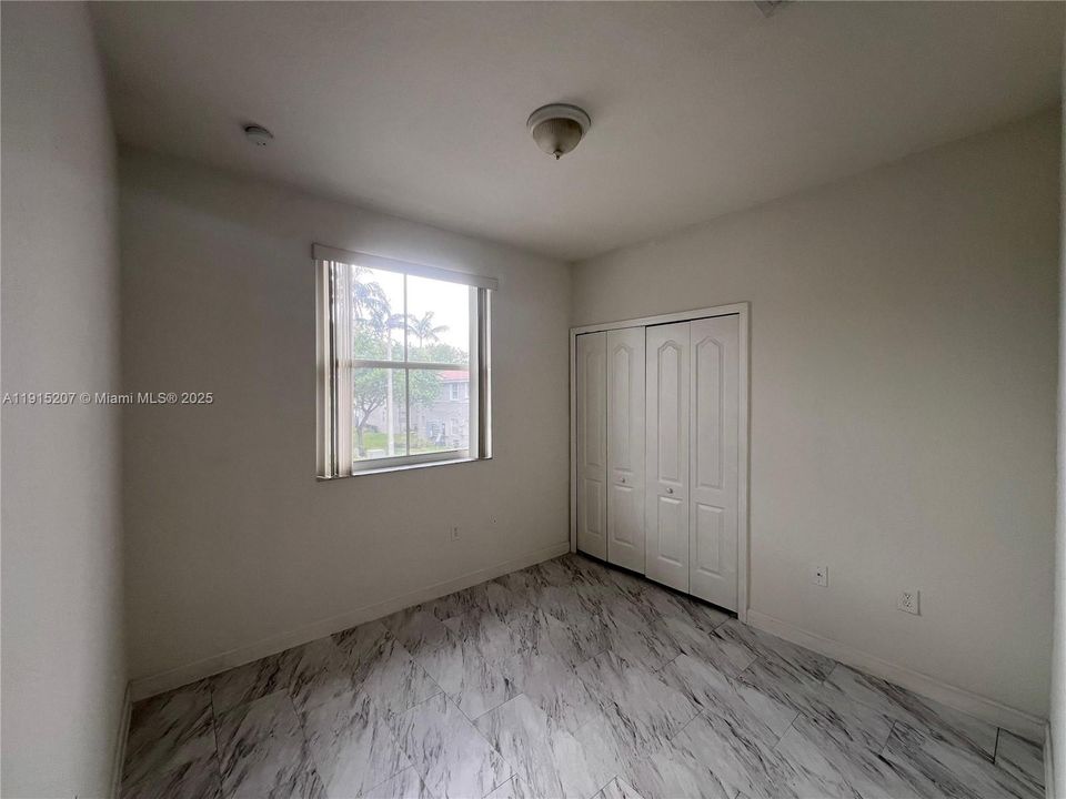 Active With Contract: $1,700 (3 beds, 2 baths, 1076 Square Feet)