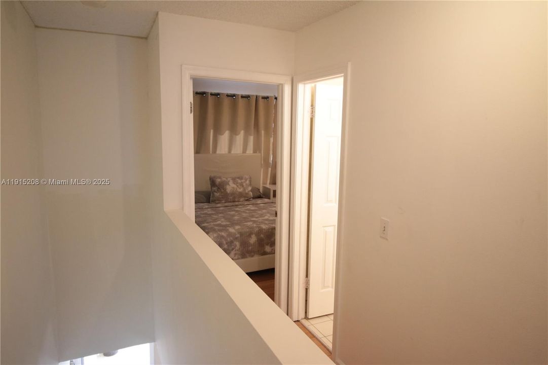 Active With Contract: $350,000 (2 beds, 2 baths, 1432 Square Feet)