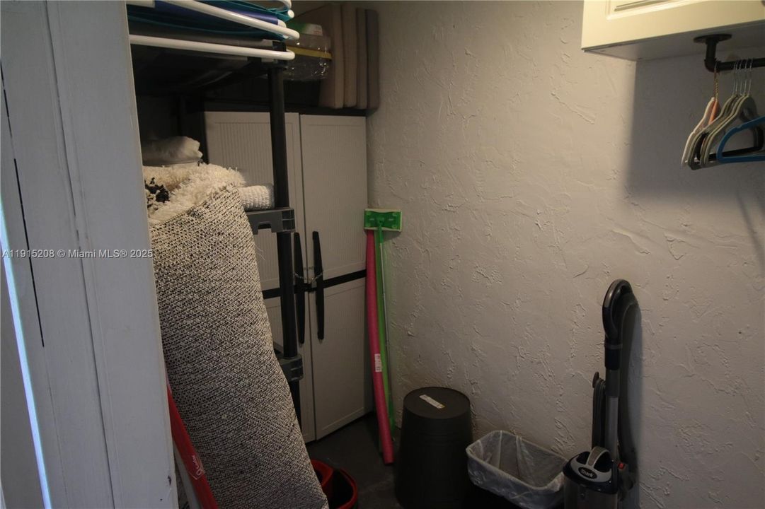 Active With Contract: $350,000 (2 beds, 2 baths, 1432 Square Feet)