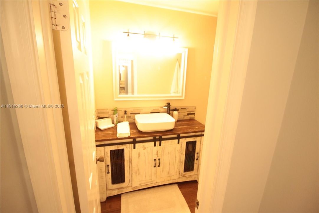 Active With Contract: $350,000 (2 beds, 2 baths, 1432 Square Feet)