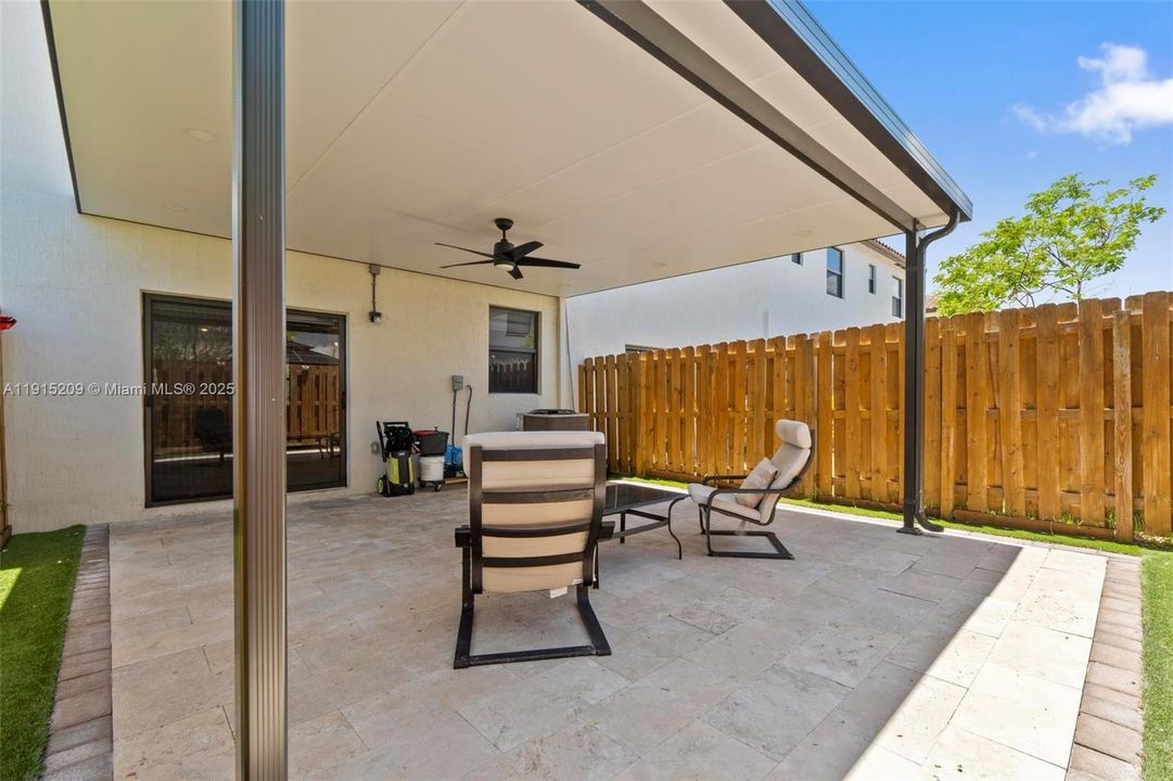 En Venta: $449,000 (3 camas, 2 baños, 1483 Pies cuadrados)