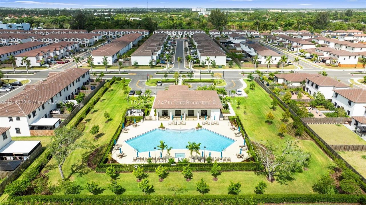 En Venta: $449,000 (3 camas, 2 baños, 1483 Pies cuadrados)