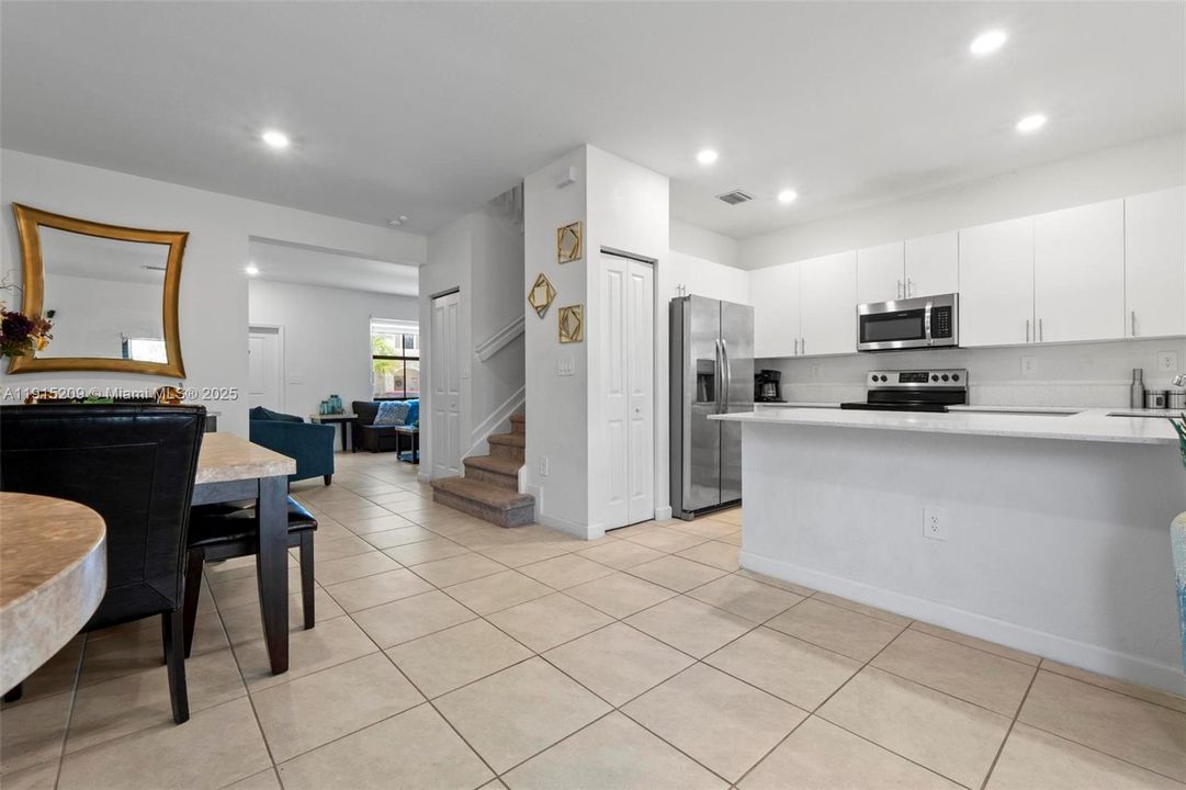 En Venta: $449,000 (3 camas, 2 baños, 1483 Pies cuadrados)