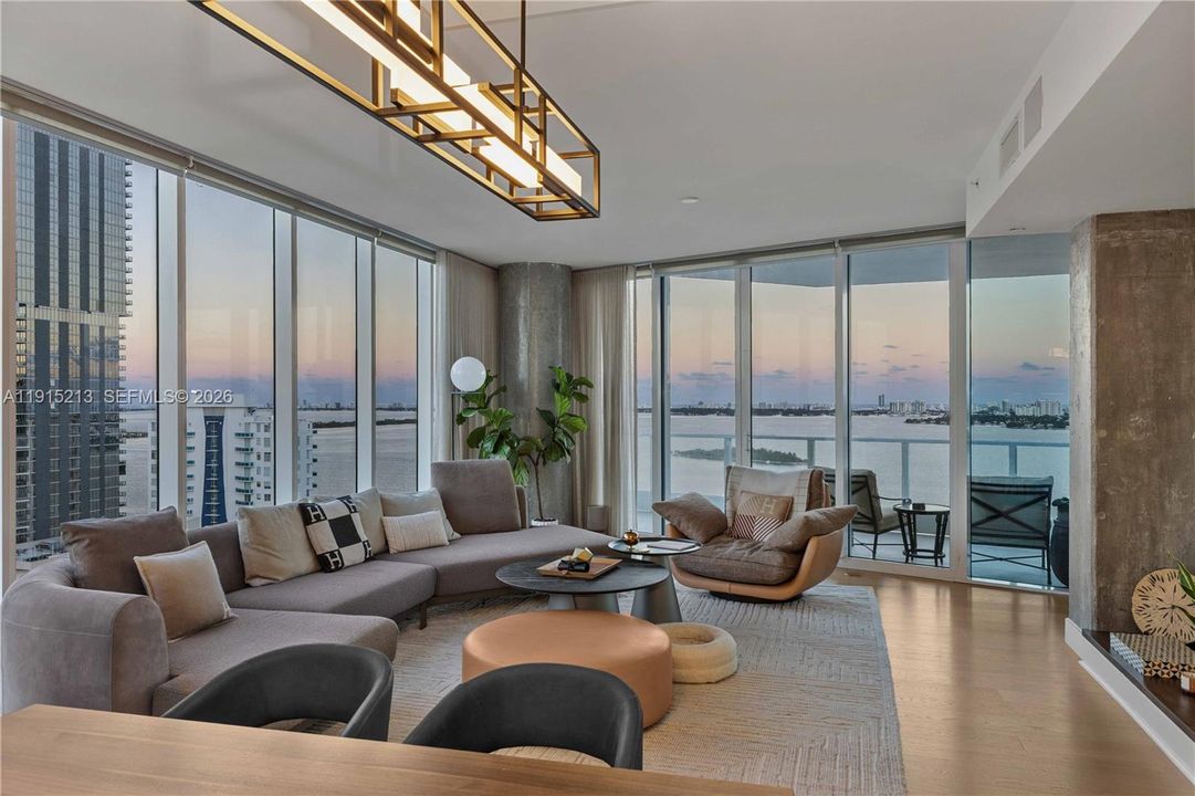 For Sale: $1,650,000 (2 beds, 2 baths, 1588 Square Feet)